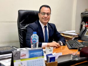 خبير مصرفي : يضع 10 حلول أمام الحكومة للخروج من الأزمة الاقتصادية الحالية