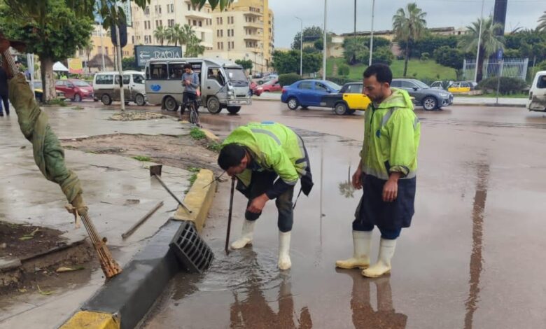 الشريف يشدد على رؤساء الأحياء وجميع الأجهزة التنفيذية بمتابعة تصريف مياه الأمطار